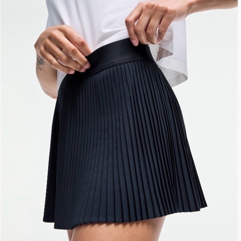 Lululemon Varsity High Rise Pleated Skirt Navy